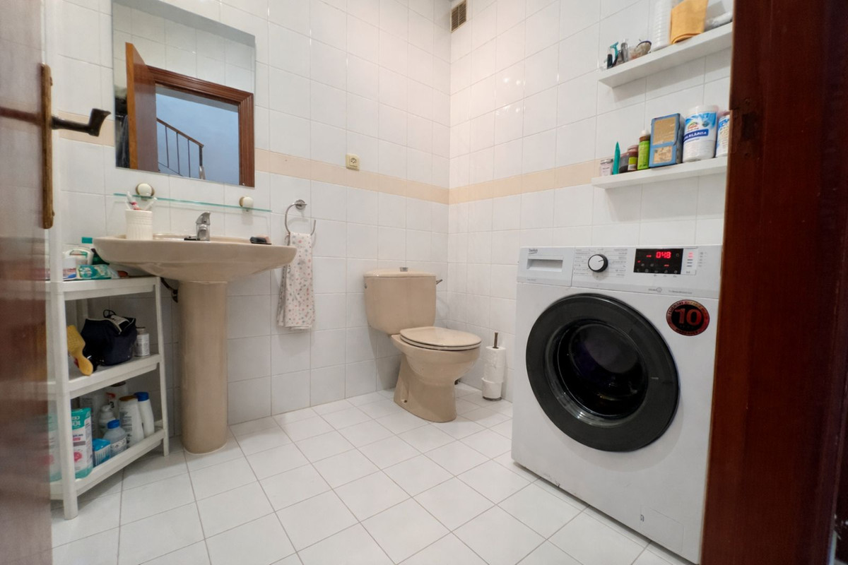 98c80db8bfcf70fd62218eecd1618cb1 - 17