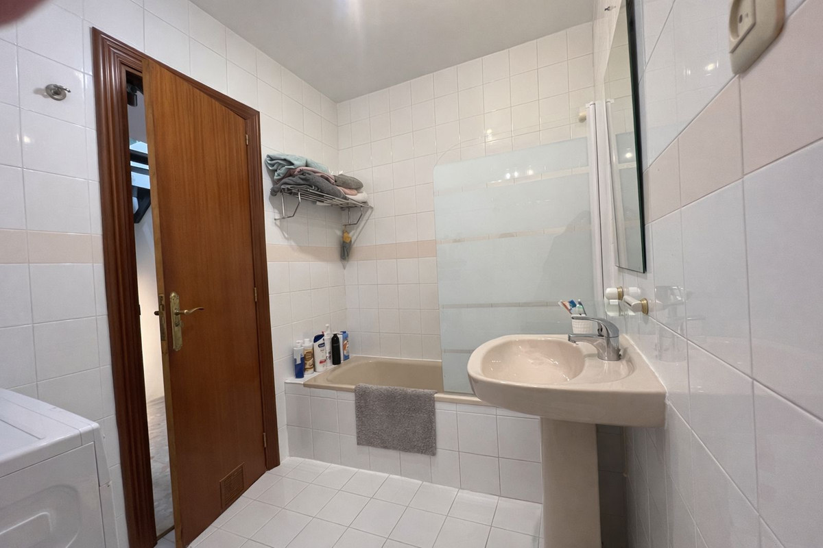 98c80db8bfcf70fd62218eecd1618cb1 - 18