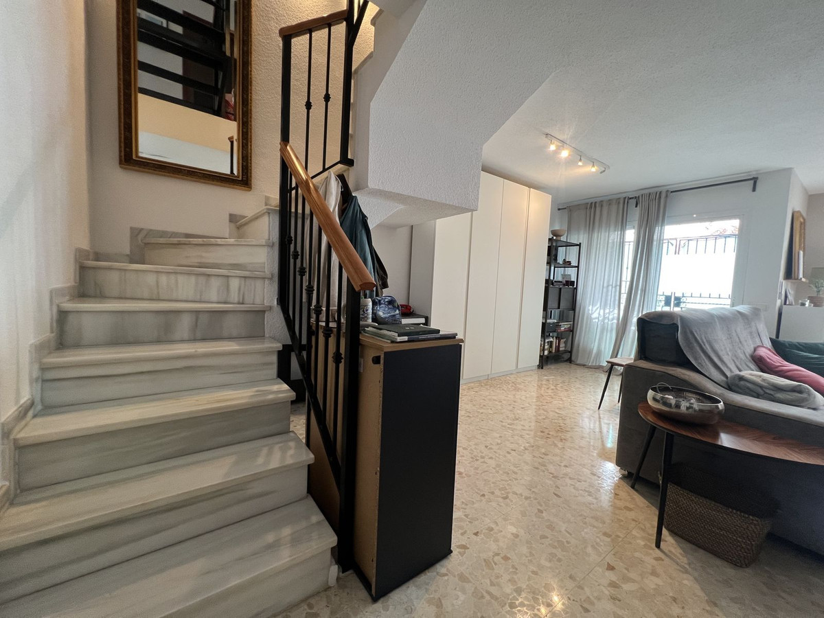 98c80db8bfcf70fd62218eecd1618cb1 - 9