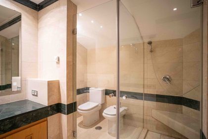 995e8ca336a3453dea5cd28b90adac17 - 13