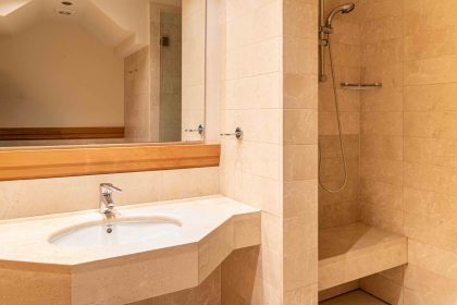 995e8ca336a3453dea5cd28b90adac17 - 9