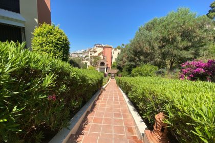 99a1b8ab31090215e5b161adb7102744 - 12