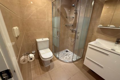 99a1b8ab31090215e5b161adb7102744 - 18