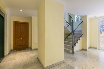 9ad9d41c29c25bcb7195bb02925c05df - 17