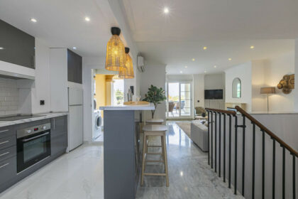 9ad9d41c29c25bcb7195bb02925c05df - 46