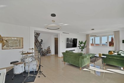 9b174fc390e0b9cb26941f08f762930b - 57