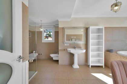 9b174fc390e0b9cb26941f08f762930b - 63