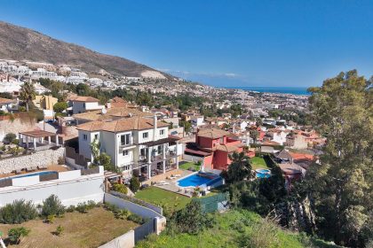 9b174fc390e0b9cb26941f08f762930b - 81