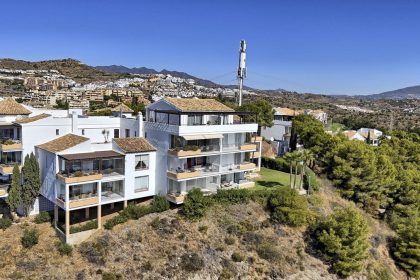 9bdbd2b11f3118ed9ce3e589e3d9604f - 44