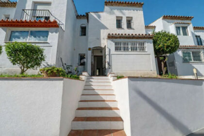 9c0322cf268d1108b026874bbfccaff8 - 1