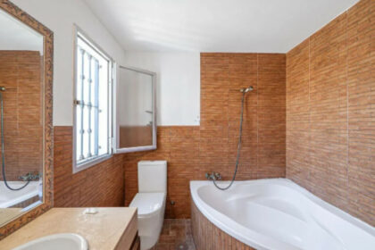 9c0322cf268d1108b026874bbfccaff8 - 16