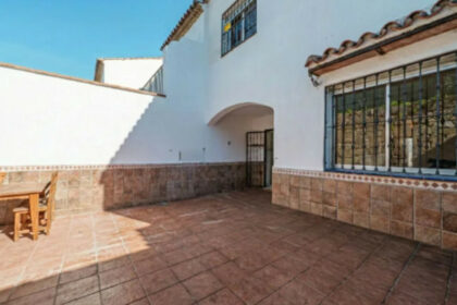 9c0322cf268d1108b026874bbfccaff8 - 4