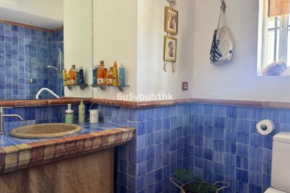 9c1264ce2443433fb1cb4dab2d735a3e - 31