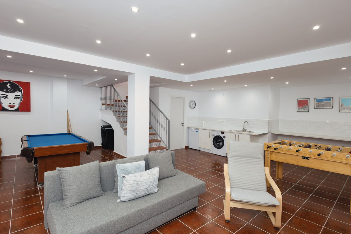 9c173eac707c3ddf0bfb5f4d0c773715 - 32