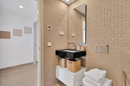 9c49b984e08695838189f959feb160fb - 21