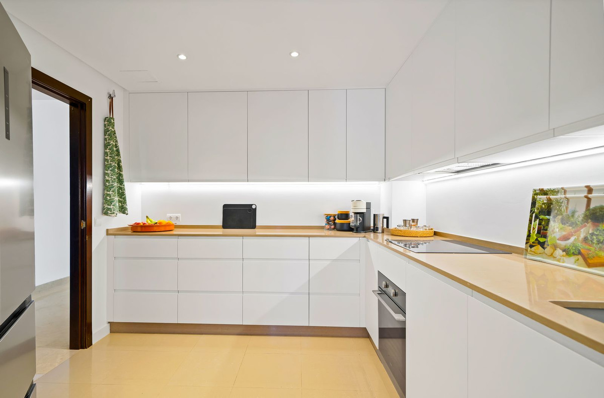 9c4c2f41a2d4007d661a65461ca5fa9f - 24