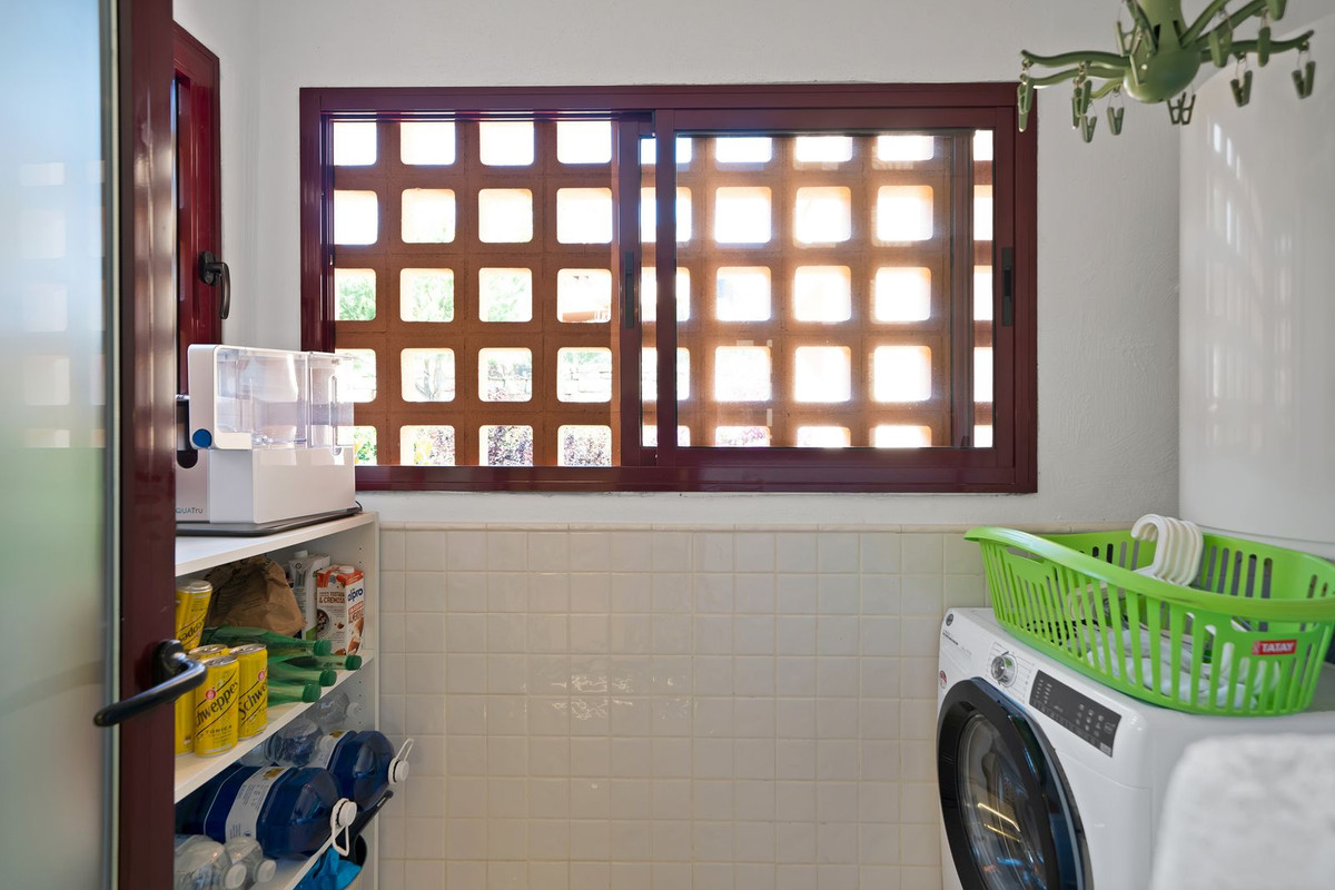 9c4c2f41a2d4007d661a65461ca5fa9f - 25