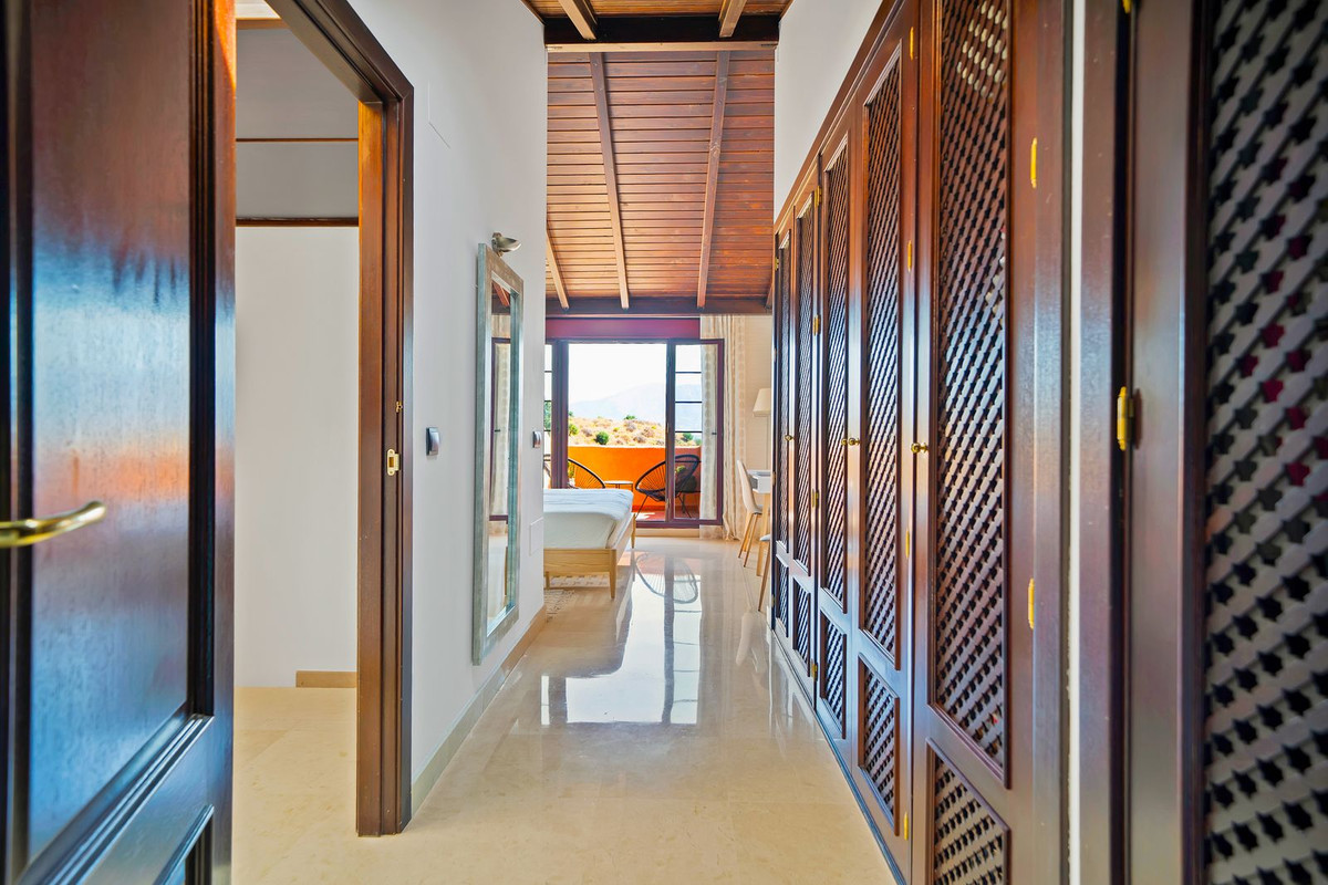 9c4c2f41a2d4007d661a65461ca5fa9f - 32