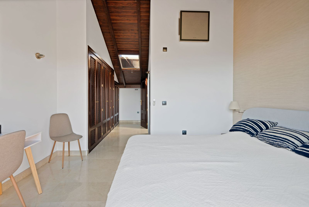 9c4c2f41a2d4007d661a65461ca5fa9f - 34