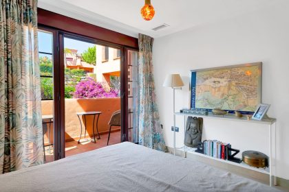 9c4c2f41a2d4007d661a65461ca5fa9f - 52