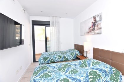 9c4e4ce0f62d698be1c2522491dc41d4 - 18