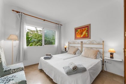 9c65beba9318e3465216b0c9d940ec8c - 19