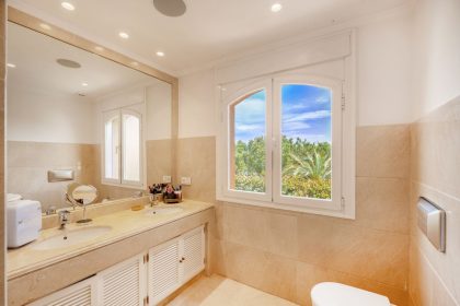 9ca494e2e33d1b0b0eff5a44a37f7e49 - 17