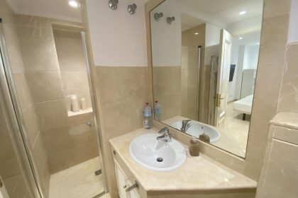 9ca494e2e33d1b0b0eff5a44a37f7e49 - 19