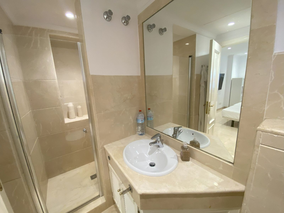 9ca494e2e33d1b0b0eff5a44a37f7e49 - 19