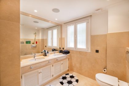 9ca494e2e33d1b0b0eff5a44a37f7e49 - 22