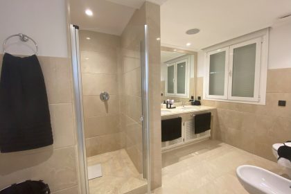 9ca494e2e33d1b0b0eff5a44a37f7e49 - 24