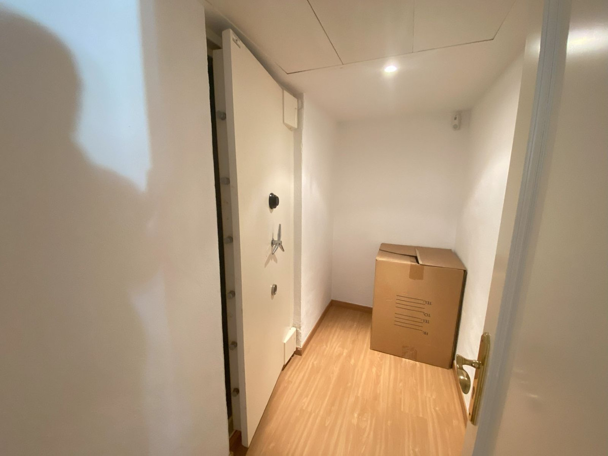 9ca494e2e33d1b0b0eff5a44a37f7e49 - 35