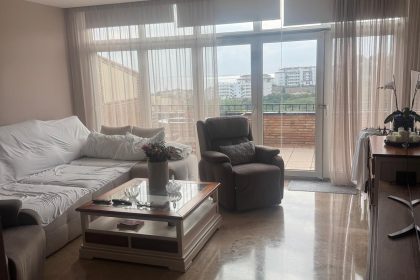 9d2b7a27cbf3124df247d850c82e8208 - 9