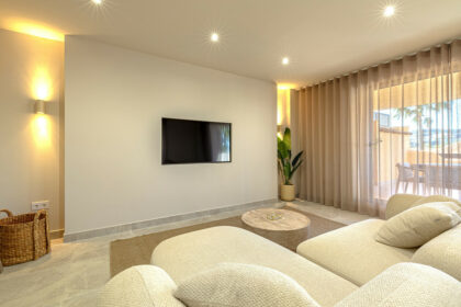 9e76b4eb63739e3df122c66953800ab0 - 12