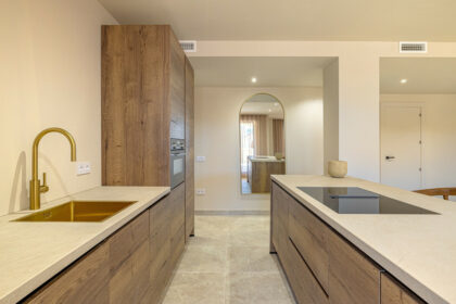 9e76b4eb63739e3df122c66953800ab0 - 14