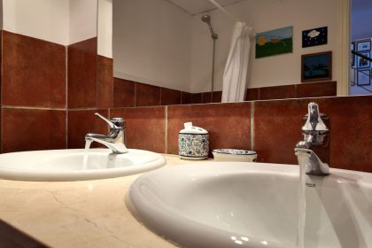 9ef3c94637d3482c8c083eeb6cc81328 - 18