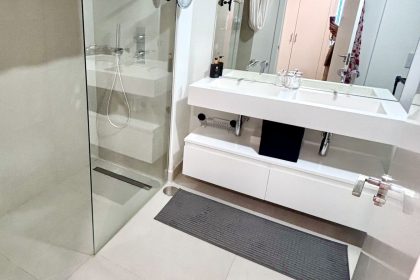 a0afd1285426fc42a53e5fae5358ce43 - 18