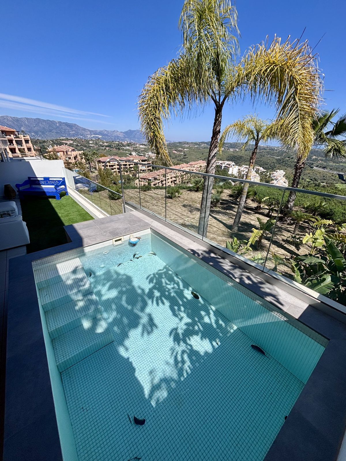 a0afd1285426fc42a53e5fae5358ce43 - 2