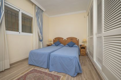 a0f1c5f1e1fb41e5c5b8586714e03452 - 24