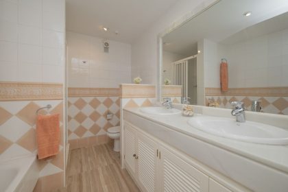 a0f1c5f1e1fb41e5c5b8586714e03452 - 28