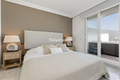 a182e9dfafa98beebb8d8597c426ffac - 12