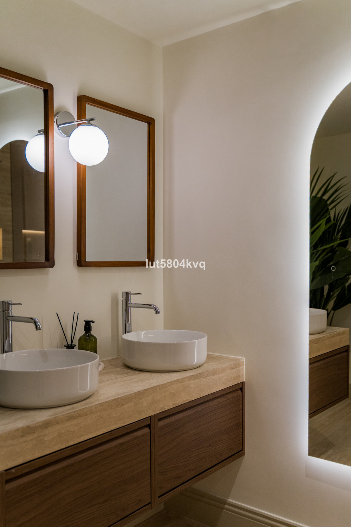 a1cec3fc7e6faffe57ed985736057aab - 18