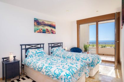 a219a07cee15803cfcd5a3142fc82d2e - 15