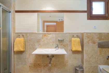 a219a07cee15803cfcd5a3142fc82d2e - 16