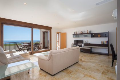 a219a07cee15803cfcd5a3142fc82d2e - 2