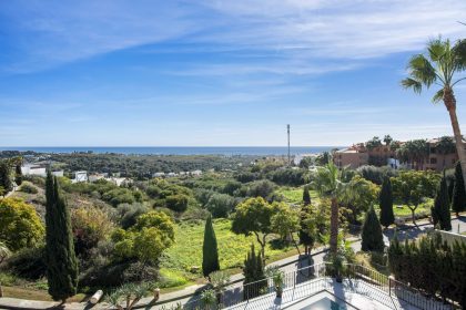 a232bafea6d8321de8e5b79ccfe473fd - 69