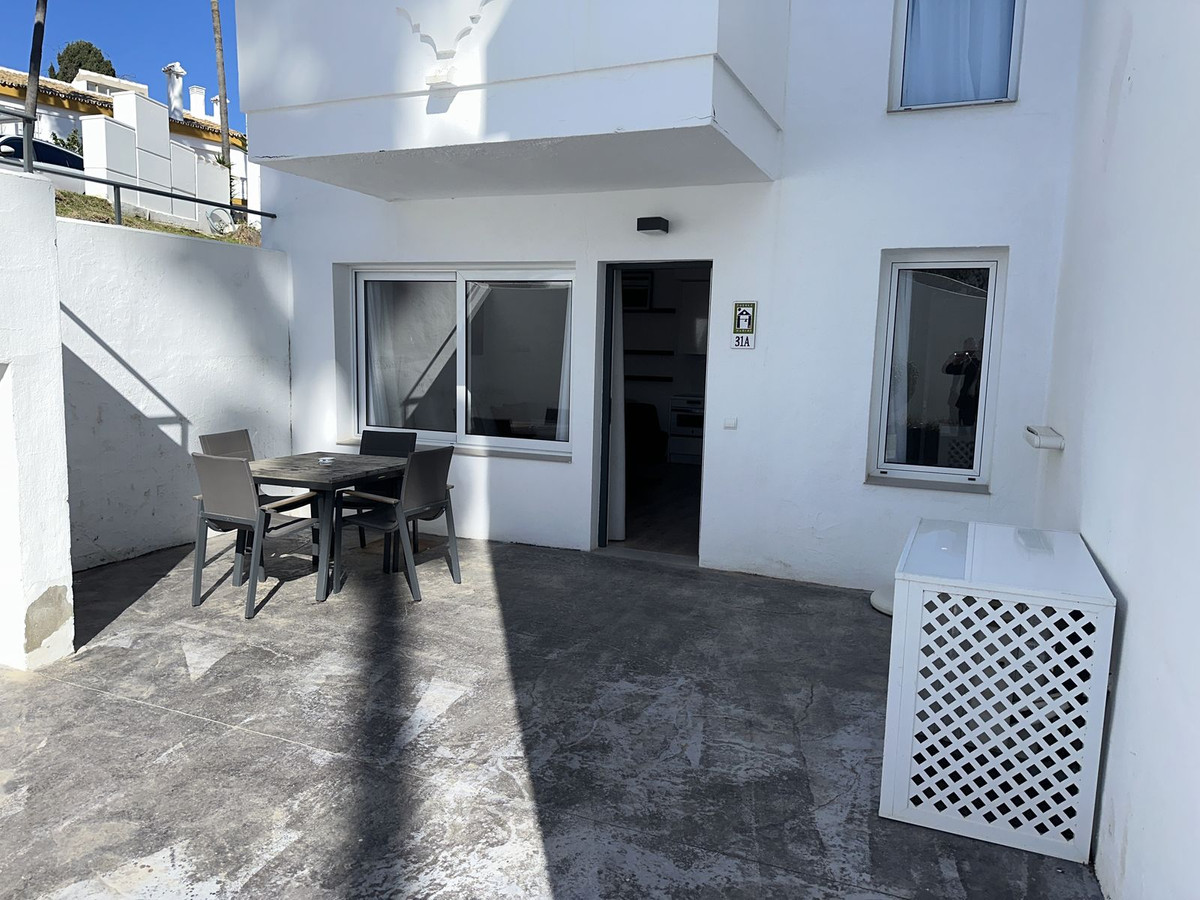 a251b197c11f7dc5b6d9c78f3e79840a - 12