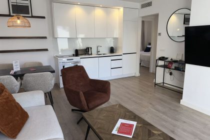 a251b197c11f7dc5b6d9c78f3e79840a - 3