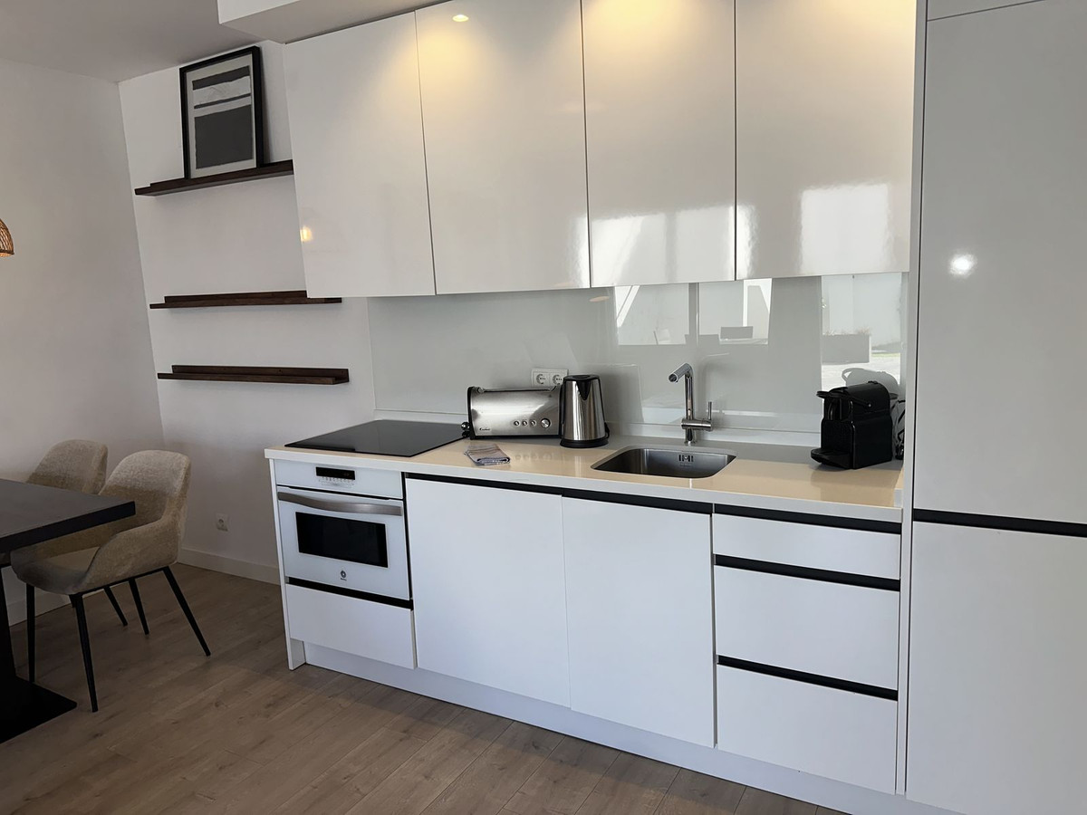 a251b197c11f7dc5b6d9c78f3e79840a - 4