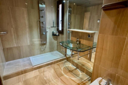 a25e81c2640b4f81c7580765a1ac6172 - 12